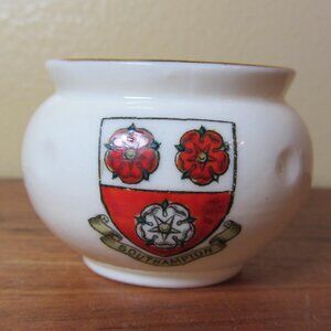 W.H. Goss crested heraldry china vintage Southampton (GC044 Grace)